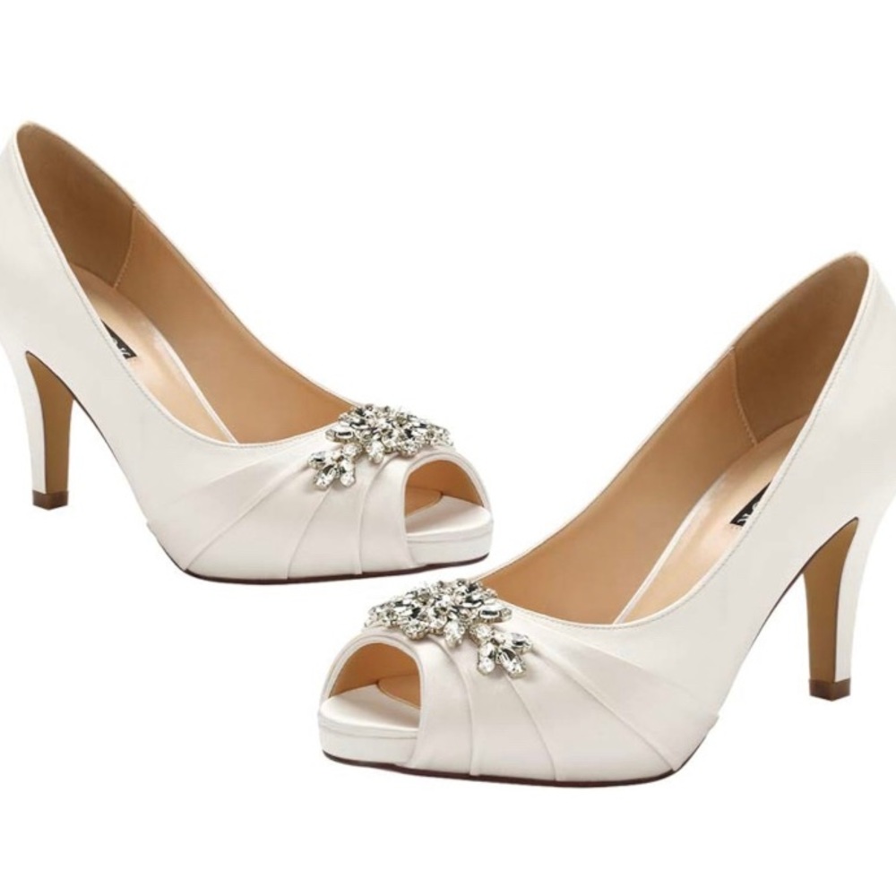 Beautiful and comfortable Ivory shoes